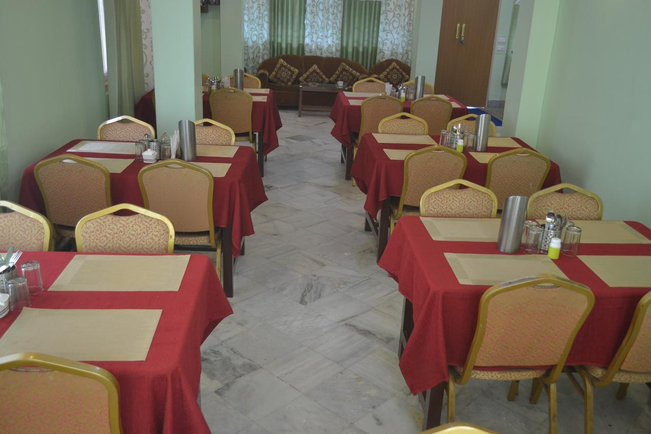 Hotel Madhawi Гангток Экстерьер фото